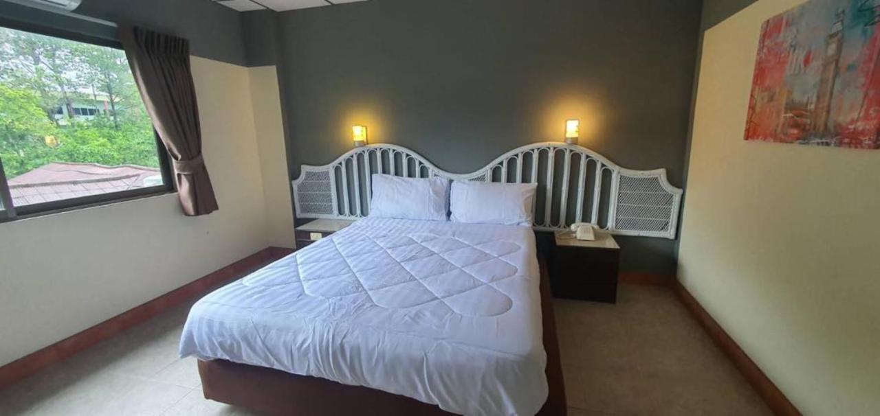 Nora Bukit Hotel Phuket Extérieur photo